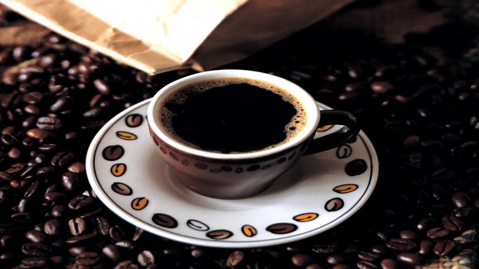 Free Photo | Cup of delicious coffee